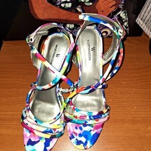 Worthington Floral wrap around ankle sandals worn only once! Size 8